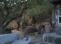 Hanuman Dhara Entry